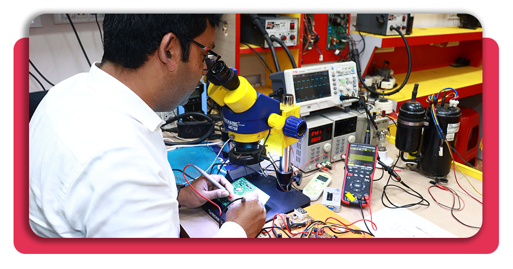 La formación es la estrategia más segura para mantenerte vigente en una industria que se transforma año con año debido a la microelectrónica