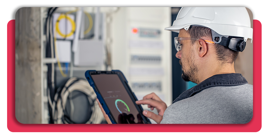 La especialización técnica y el manejo de cuadros eléctricos inteligentes son claves para liderar proyectos en un sector altamente demandado