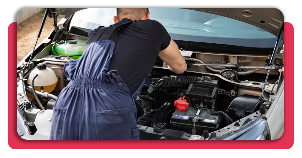Capacítate en mantenimiento de autos y accede a mejores empleos 2 Aprender y comprender el uso correcto de las herramientas mecánicas tecnológicas es fundamental para destacar en cualquier taller donde seas contratado
