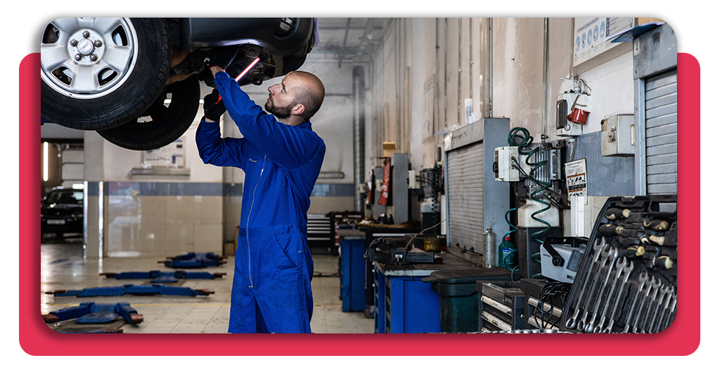 Mantenimiento preventivo del vehículo: consigue tu certificado oficial 2 Aprende la inspección integral de sistemas automotrices y el control de dotación, aplicando técnicas profesionales de diagnóstico y seguridad en el taller.