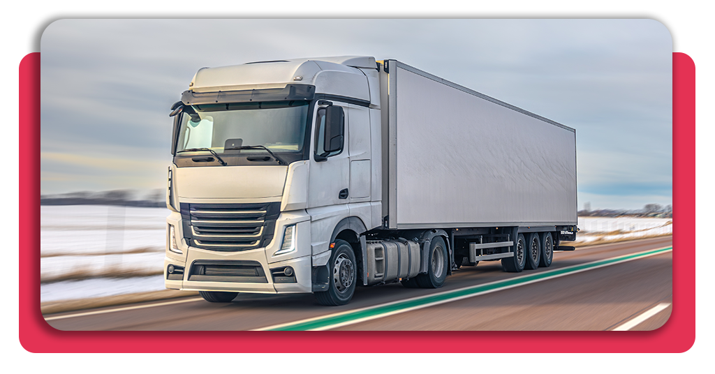 Curso transporte de mercancías gratis: ¡inscríbete hoy! 2 Un camión dorado de transporte por carretera durante unas horas ejecutando el tráfico de mercancías hacia un destino completamente desconocido