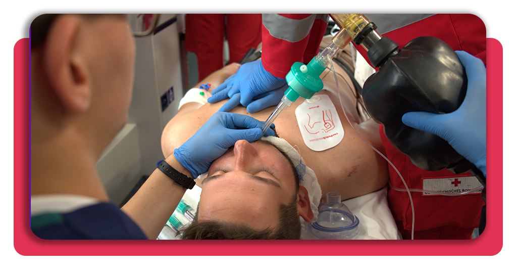 Formación gratuita en transporte sanitario con certificado 4 Prácticas en empresas reales con 160 horas de formación en centros de trabajo para ganar experiencia directa en emergencias sanitarias