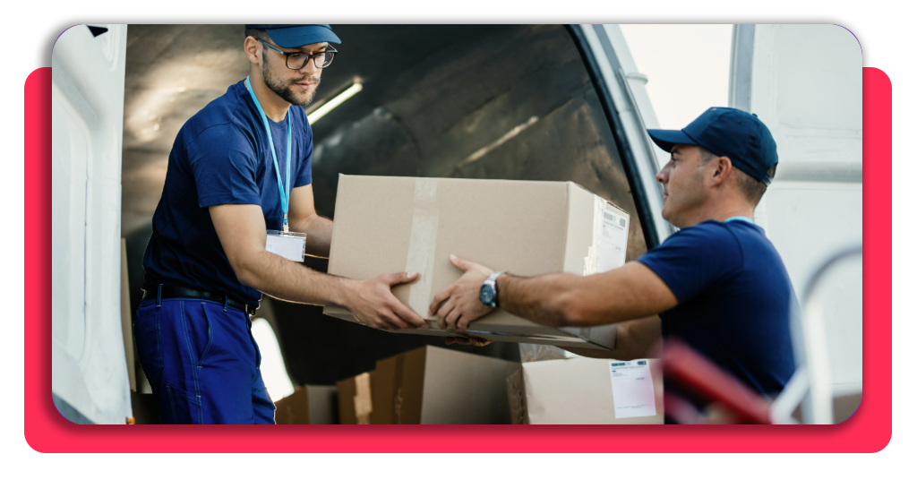 Curso CAP gratis: obtén tu certificado oficial subvencionado 2 Repartidores cargando cajas en furgoneta para envío
