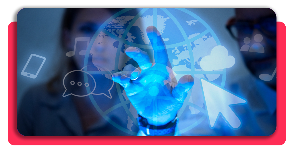 Curso gratis de ciberdefensa: Inscríbete antes de que se agoten 5 Un programador explica a un gerente las características del software de seguridad implementado en su empresa