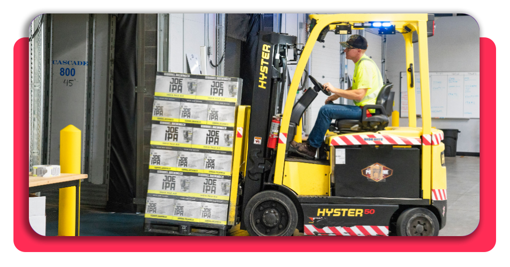 Ábrete paso en el mundo de la logística con la norma UNE 58451. Una formación para operadores de carretillas que te abrirá las puertas en el sector.