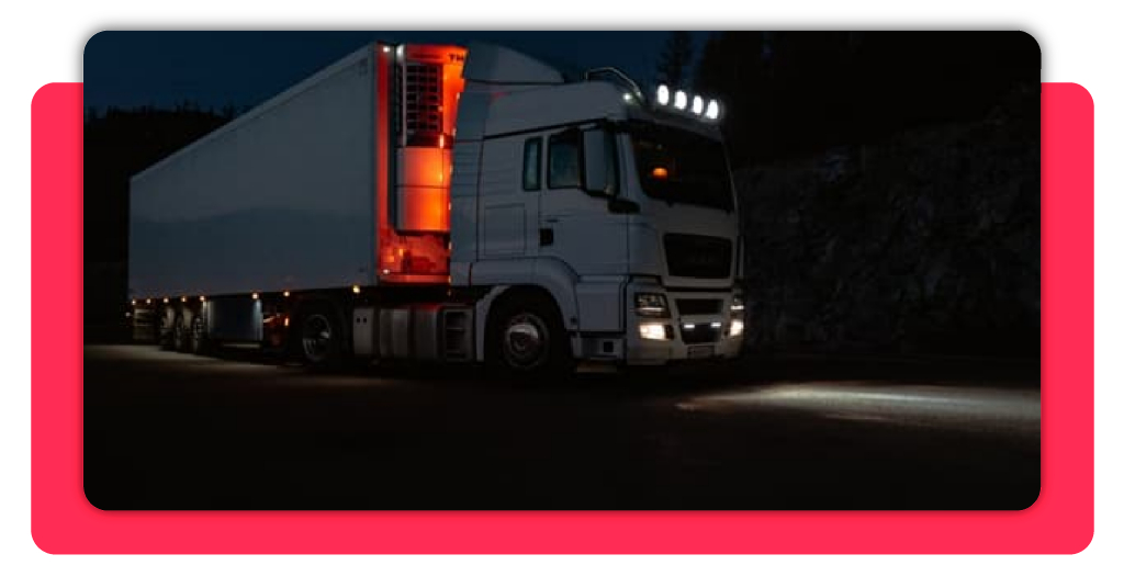 Curso de camión C+E: inscríbete antes de que se agoten 4 El transporte frigorífico y nocturno exige máxima preparación técnica en seguridad vial para superar con éxito largas rutas por carretera.