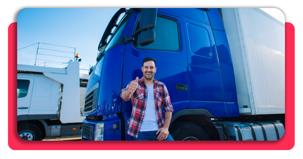 Gana hasta 4.000€/mes como camionero certificado por el SEPE 1 Conductor de camión profesional delante de su vehículo con pulgares arriba
